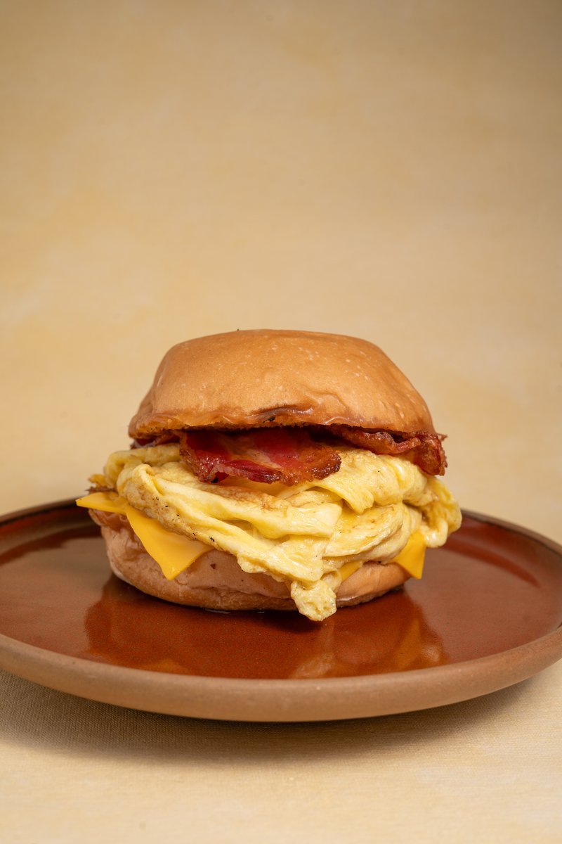 Bun de Huevo, Panceta y Cheddar