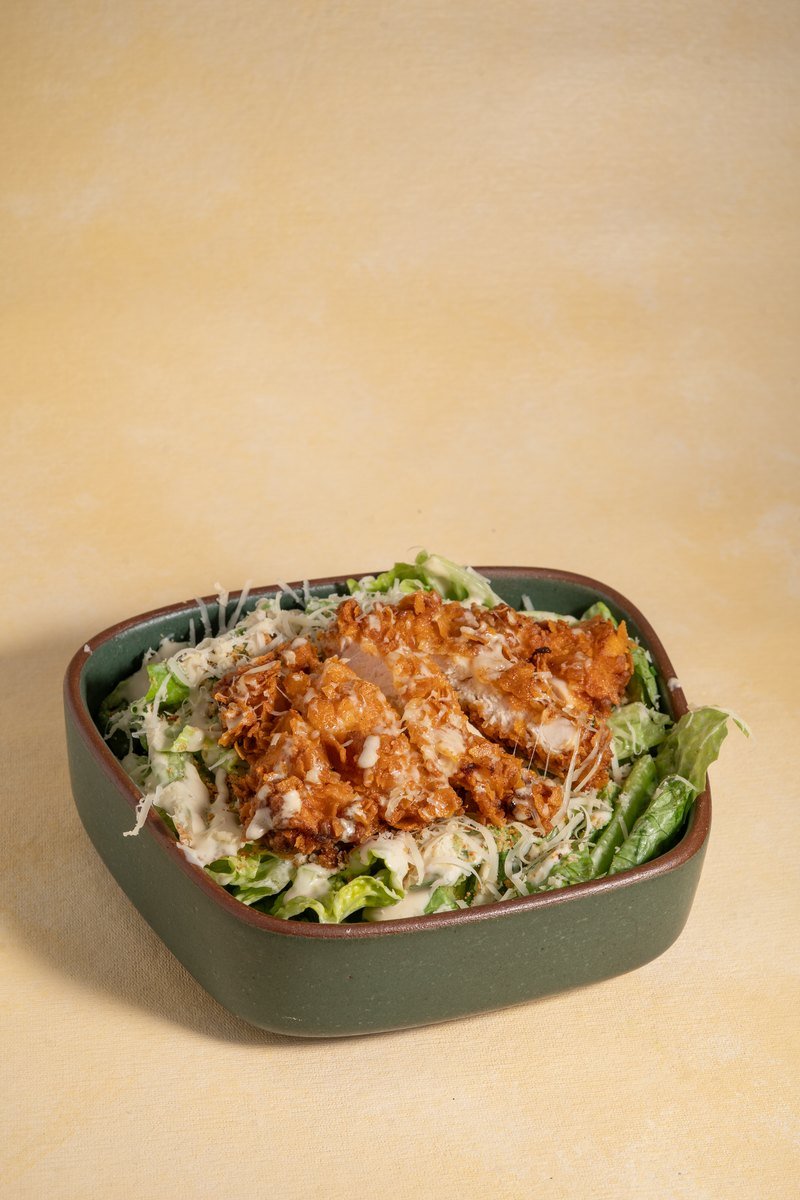 Ensalada Caesar con Pollo Crispy